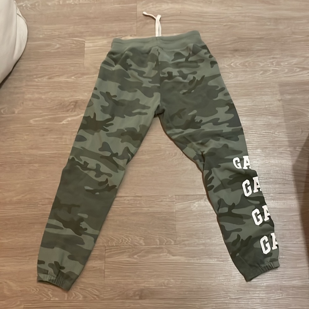 Jogger - Picture 3 of 3